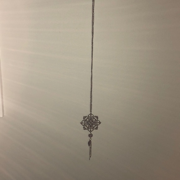 ✨2 for 15✨ long silver snowflake necklace - Picture 2 of 3